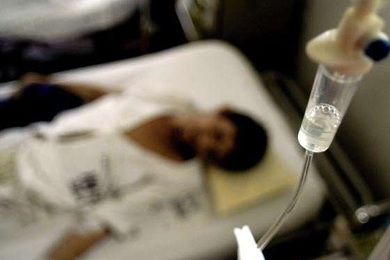La TB mata, al día, a casi 5.000 personas en el mundo y sigue siendo una enfermedad esencialmente ligada a la pobreza, insalubridad, desnutrición, exclusión social e ineficiencia de los servicios de salud, según expertos. /Archivo EFE.