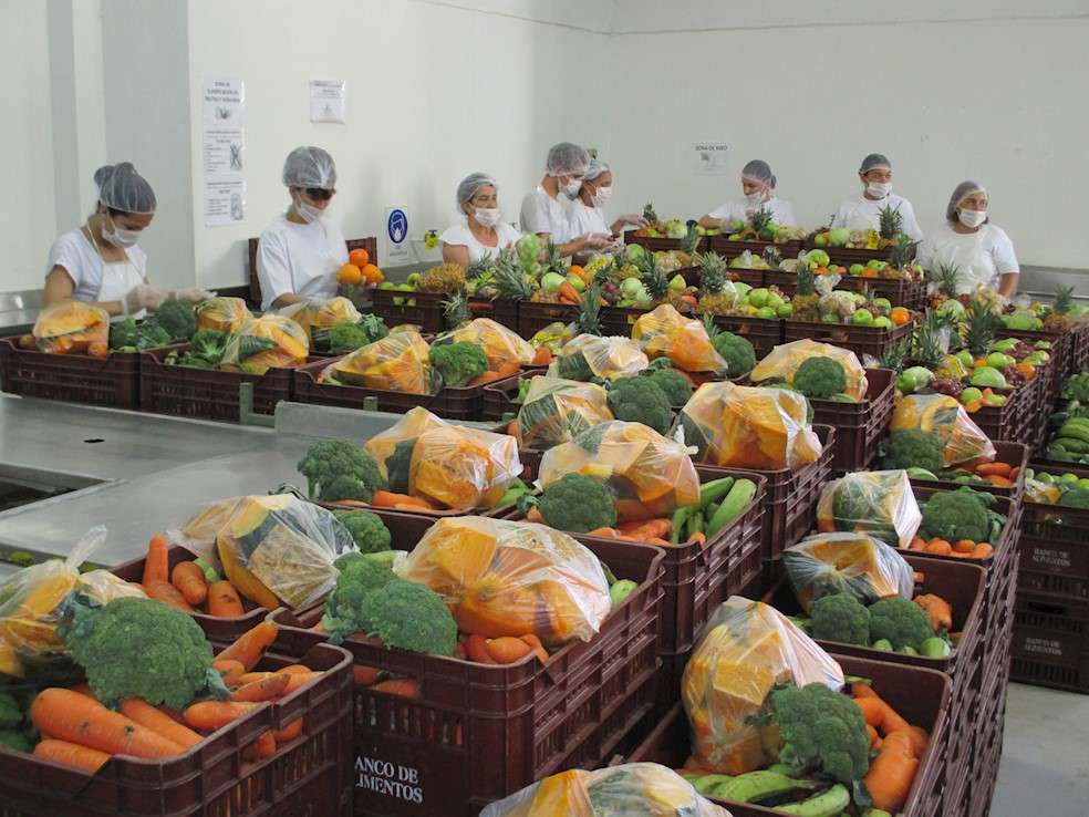 Fotografía cedida por la Asociacion de Bancos de Alimentos de Colombia (Abaco)EfeLa ONU ha detectado que, en los países de ingresos altos como Canadá y EE.UU., el problema se presenta especialmente en el comercio minorista y con los consumidores.
