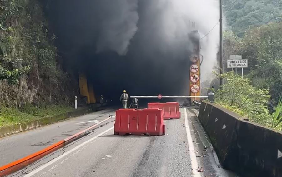 Coviandina dio inicio a un plan de evacuación para despejar el represamiento en la vía, tras el grave accidente en el tunel de Quebrada Blanca.
