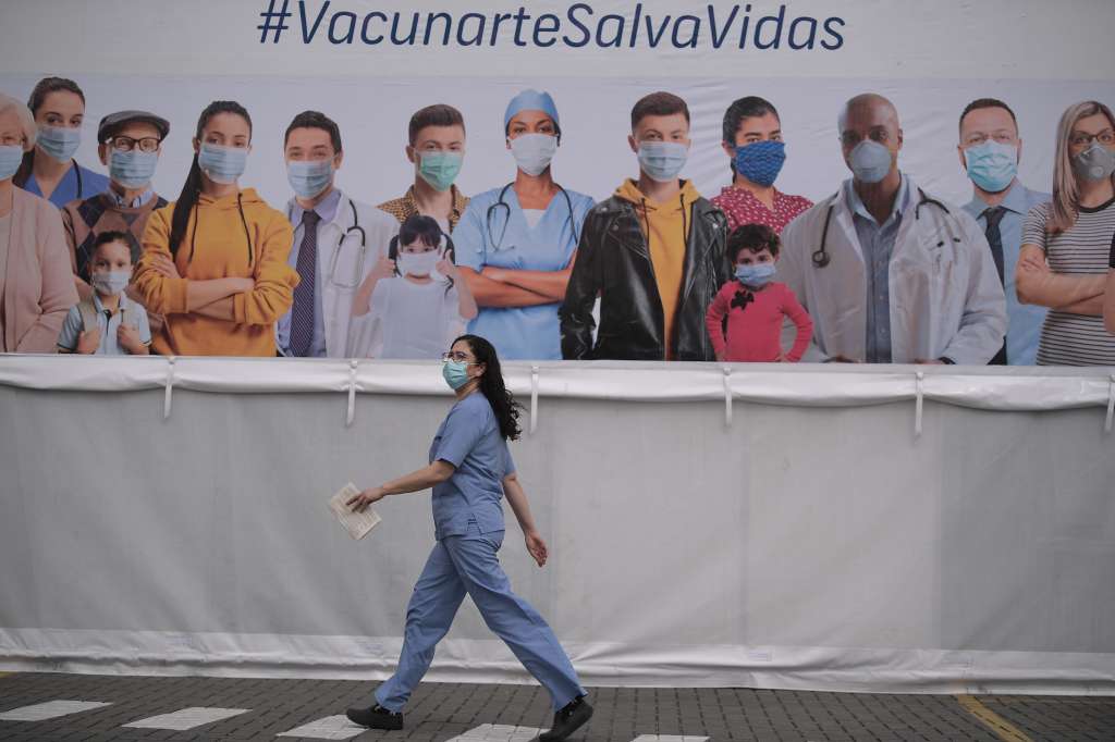 Inicio del proceso de vacunación contra Covid-19, al  personal de la salud en Bogotá.