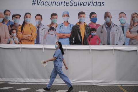Estudios revelan efectos positivos de la vacunación contra el COVID-19 en Bogotá
