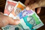 ¿Quién paga la retención en la fuente en la venta de una casa o carro?