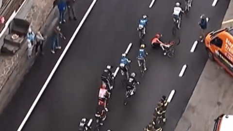 Video: así fue la dura caída de Geraint Thomas, ¿Dani Martínez, favorecido?