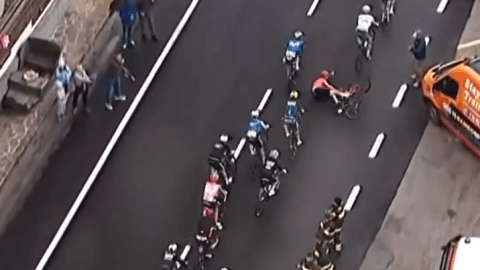 Video: así fue la dura caída de Geraint Thomas, ¿Dani Martínez, favorecido?