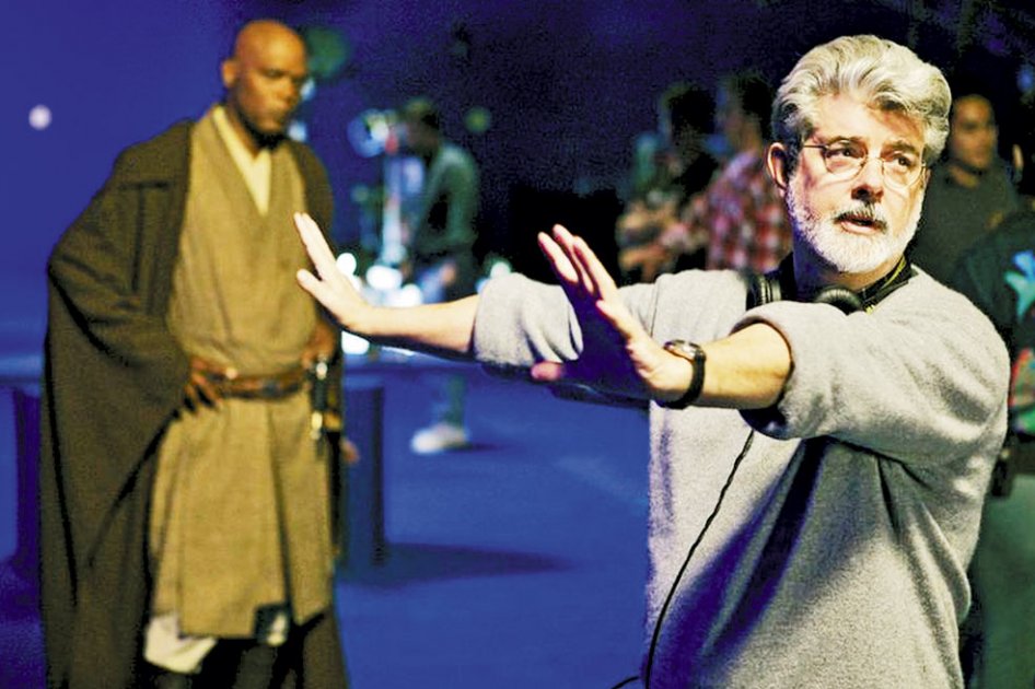 George Lucas durante el rodaje de ‘La guerra de las galaxias’. Al fondo Samuel L. Jackson en su papel del maestro Windu. / Fotos:
