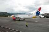 Que pasajeros de avión viajen de pie, la particular idea del CEO de VivaColombia