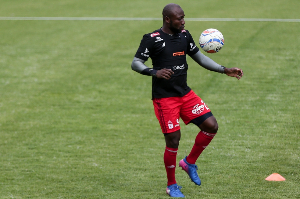 Pablo Armero en un entrenamiento del América de Cali, en Bogotá.