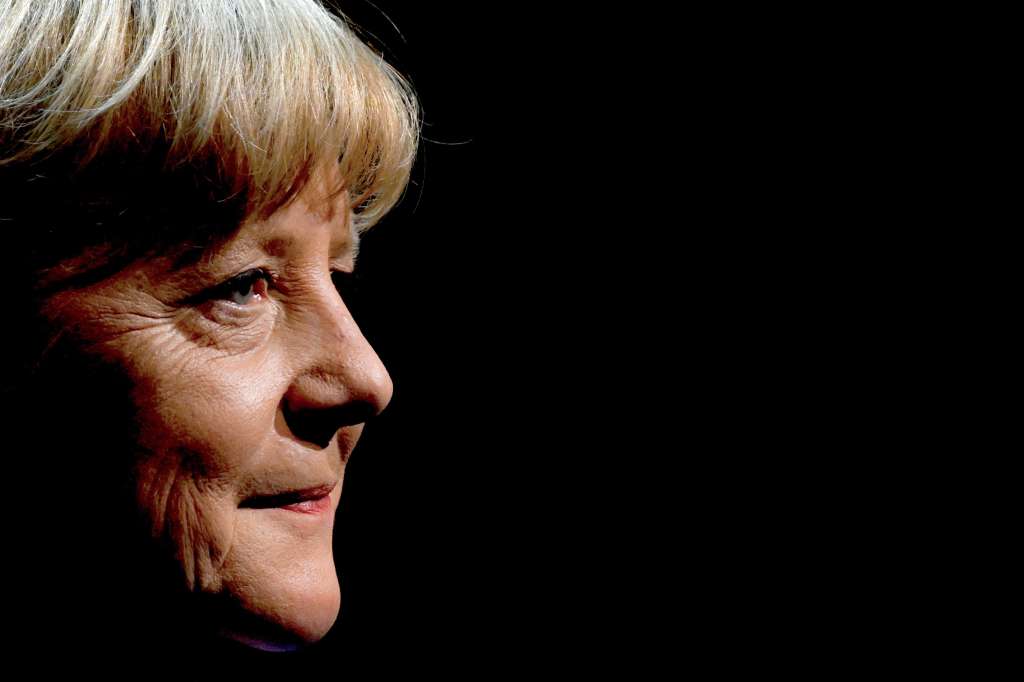 Berlin (Germany), 07/06/2022.- Former German Chancellor Angela Merkel during 'So what is my country?' conversation with Alexander Osang at the Berliner Ensemble in Berlin, Germany, 07 June 2022. (Alemania) EFE/EPA/FILIP SINGER