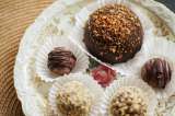 ¿Cómo hacer bombones de chocolate y coco? Descúbrelo aquí