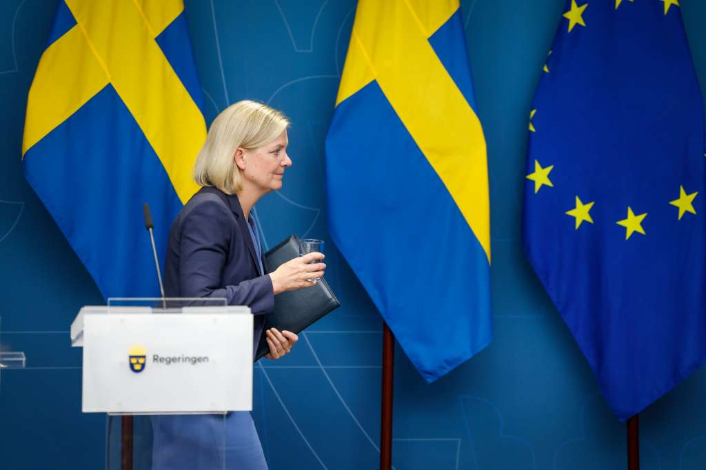 Stockholm (Sweden), 14/09/2022.- Sweden's Prime Minister Magdalena Andersson gives a news conference in Stockholm, Sweden, 14 September 2022. Andersson said she will resign, as final election results are near. Sweden held general elections on 11 September. (Elecciones, Suecia, Estocolmo) EFE/EPA/JESSICA GOW SWEDEN OUT