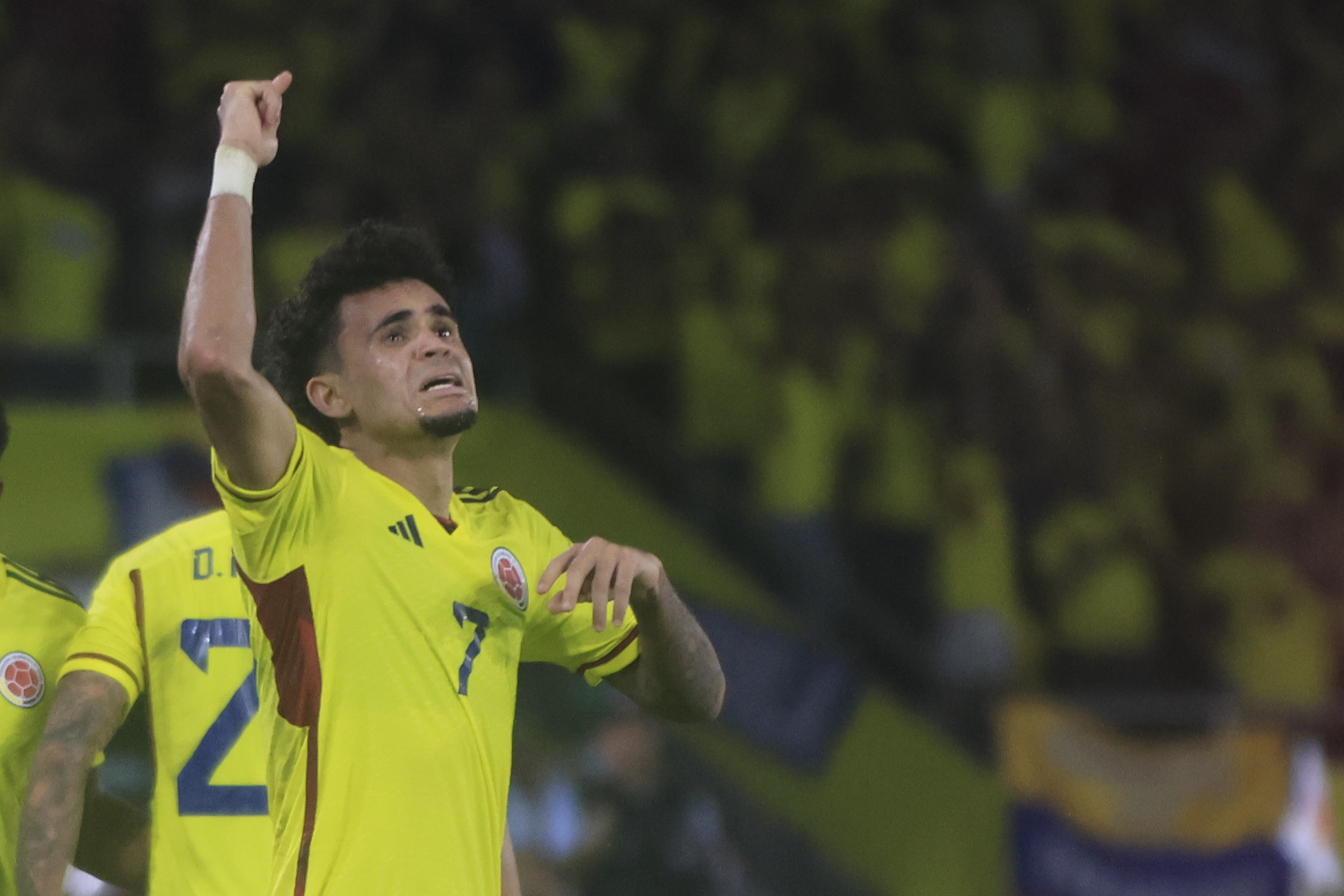 AMDEP3315. BARRANQUILLA (COLOMBIA), 16/11/2023.- Luis Díaz de Colombia celebra su gol hoy, en un partido de las Eliminatorias Sudamericanas para la Copa Mundial de Fútbol 2026 entre Colombia y Brasil en el estadio Metropolitano en Barranquilla (Colombia). EFE/ Ricardo Maldonado Rozo