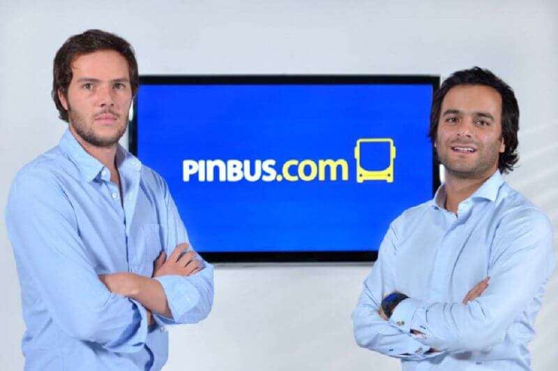 Alejandro Zuluaga, cofundador y gerente comercial de Pinbus (derecha). / Cortesía