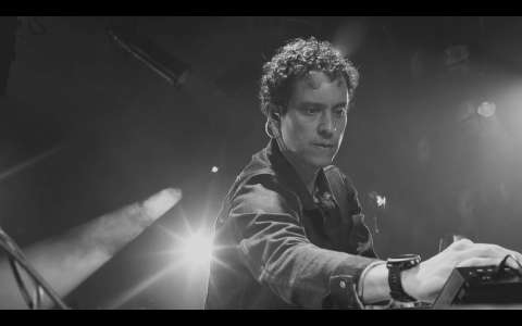 Julio Victoria llega al Teatro Mayor junto a la orquesta Nueva Filarmonía