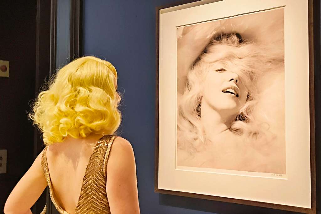 LONDRES (REINO UNIDO), 03/06/2026.- Con motivo del centenario del nacimiento de Marilyn Monroe, la National Portrait Gallery de Londres inaugura una gran exposición que busca explorar la vida, la carrera y el legado de la actriz estadounidense, a través de retratos creados por muchos de los fotógrafos y artistas más importantes de los siglos XX y XXI, entre ellos Andy Warhol y Pauline Boty. EFE/Guillermo Garrido
Se adjuntan seis fotos para ilustrar la nota de la exposición de Marilyn Monroe en la National Portrait Gallery, que saldrá a continuación.
Todas son de mi autoría.
Muchas gracias por vuestro trabajo.
Guillermo