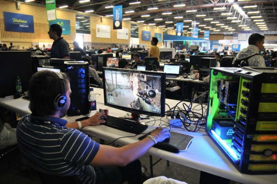 Un empleado de la industria del software puede recibir al año en Colombia unos US$90.000. / Archivo El Espectador