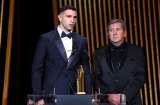 Dibu Martínez fue abucheado en plena ceremonia del Balón de Oro, ¿por qué?