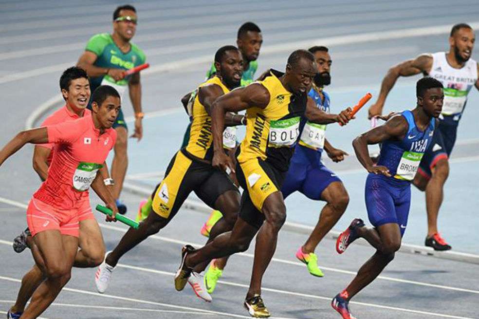 Usain Bolt durante la carrera de 4x100 metros en Río de Janeiro. / AFP