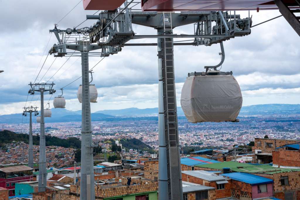 El TransMiCable contará con 148 cabinas, de las cuales 144 estarán en operación y cuatro permanecerán como reserva para garantizar la continuidad del servicio.