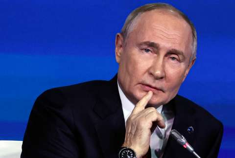 Refugiados rusos piden a Putin que acabe con la “maldita guerra” contra Ucrania