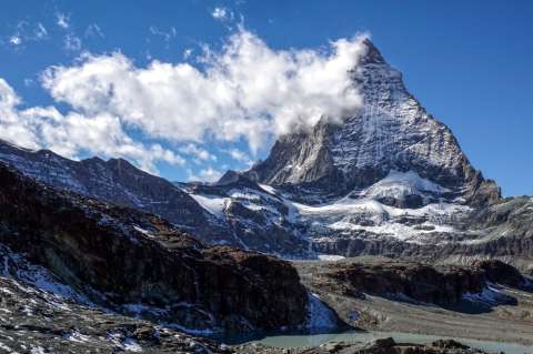 Se derrite un glaciar y encuentran cuerpo de alpinista desaparecido hace 37 años