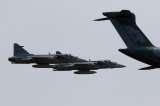 Gobierno revisaría condiciones del contrato de los 17 Gripen y adquiriría seis Black Hawk