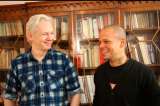 Calle 13 y Julian Assange escriben canción con colaboración de tuiteros