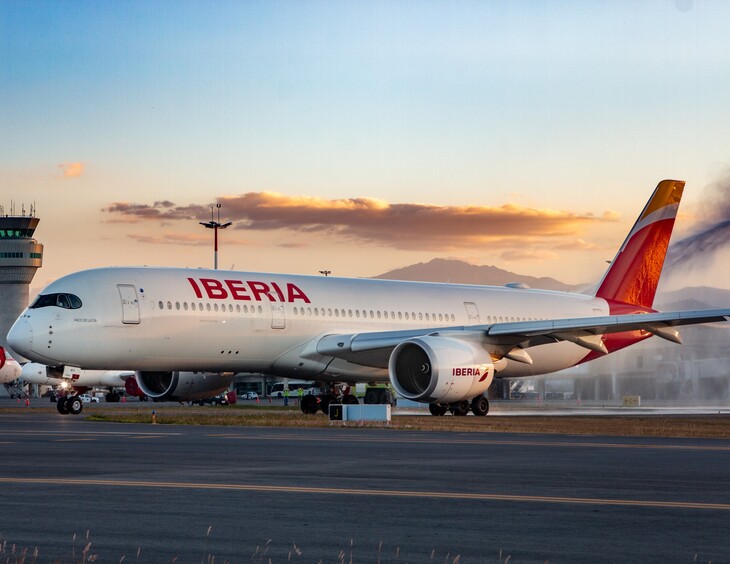 Además de los vuelos directos Bogotá-Madrid y Cali-Madrid, Iberia ofrece conexiones a otros 12 destinos dentro de Colombia.