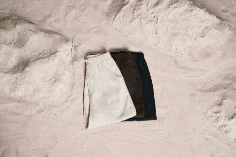 7 outfits casuales con un pantalón de lino para hombre