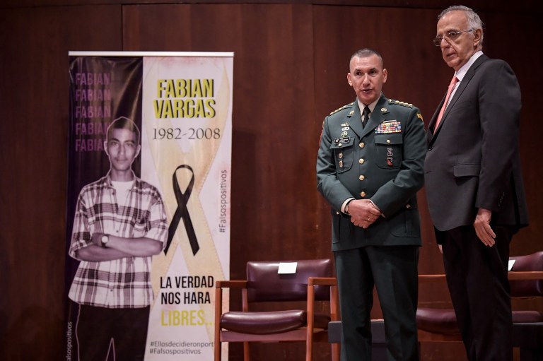 El ministro de Defensa, Iván Velásquez, y el comandante del Ejército, Luis    Mauricio Ospina, reconocieron los hechos y pidieron perdón.