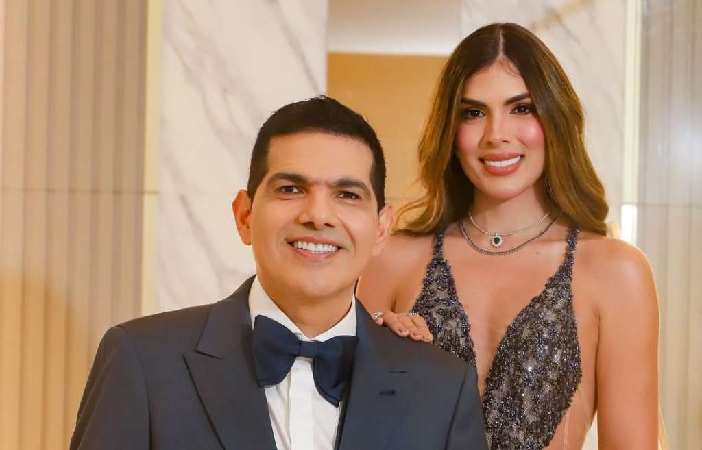 En diálogo con Vea, el cantante vallenato expresó su admiración por su esposa, Tata Becerra, resaltando la importancia de su papel en el hogar y en la crianza de sus tres hijos.