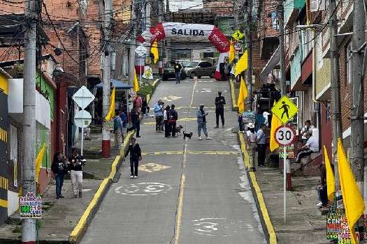 Cada junio y desde hace 23 años, San Cristóbal realiza las carreras cuesta abajo con balineras.