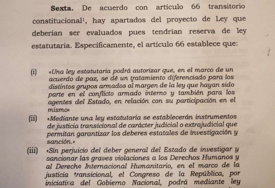 La iniciativa crearía un marco jurídico especial para grupos al margen de la ley.