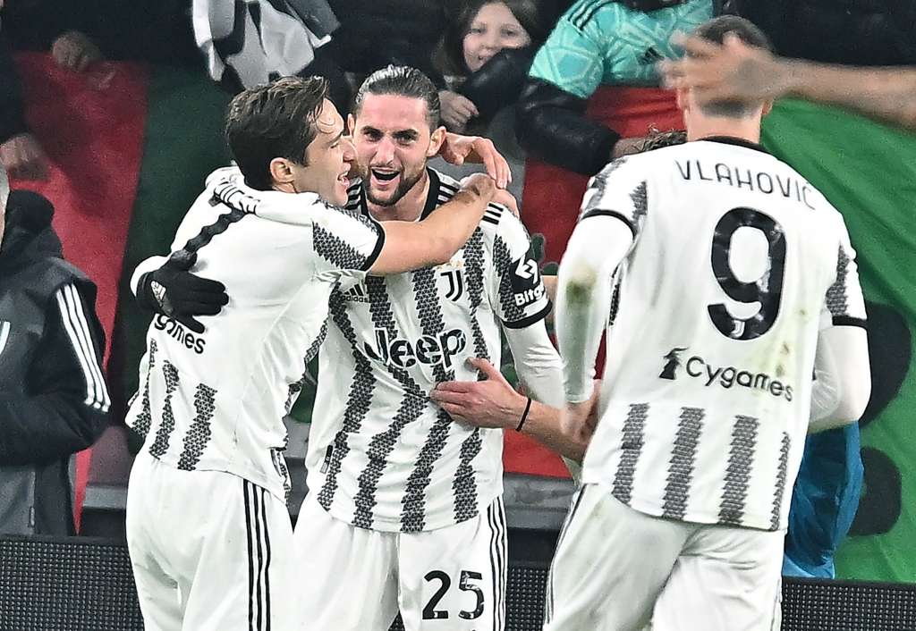 Turin (Italy), 12/02/2023.- Juventus' Adrien Rabiot celebrates with teammates after scoring the 1-0 goal during the Italian Serie A soccer match between Juventus FC and ACF Fiorentina in Turin, Italy, 12 February 2023. (Italia) EFE/EPA/ALESSANDRO DI MARCO