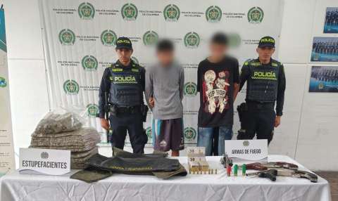 Allanamiento en Ciudad Bolívar dejó dos capturados y el decomiso de armas y drogas
