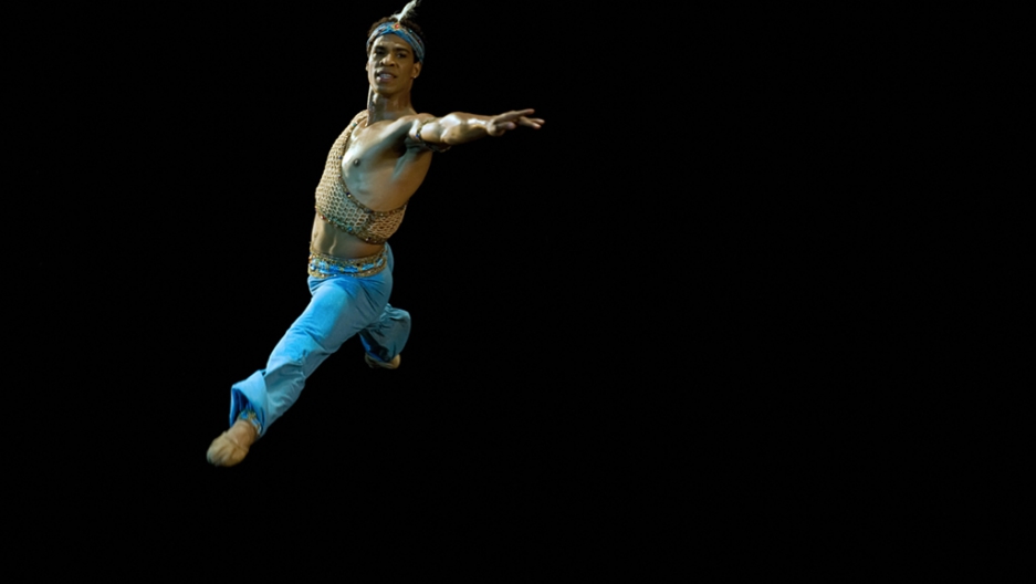 Carlos Acosta, figura del ballet cubano, protagonista de la película Juli, de estreno en el Festival de cine de San Sebastián. / Cortesía