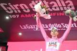 Martínez y Rubio rinden y Pogacar se viste de rosa