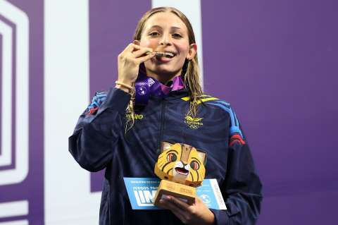 Las brazadas de Isabella Bedoya que le abren paso al cielo en el agua