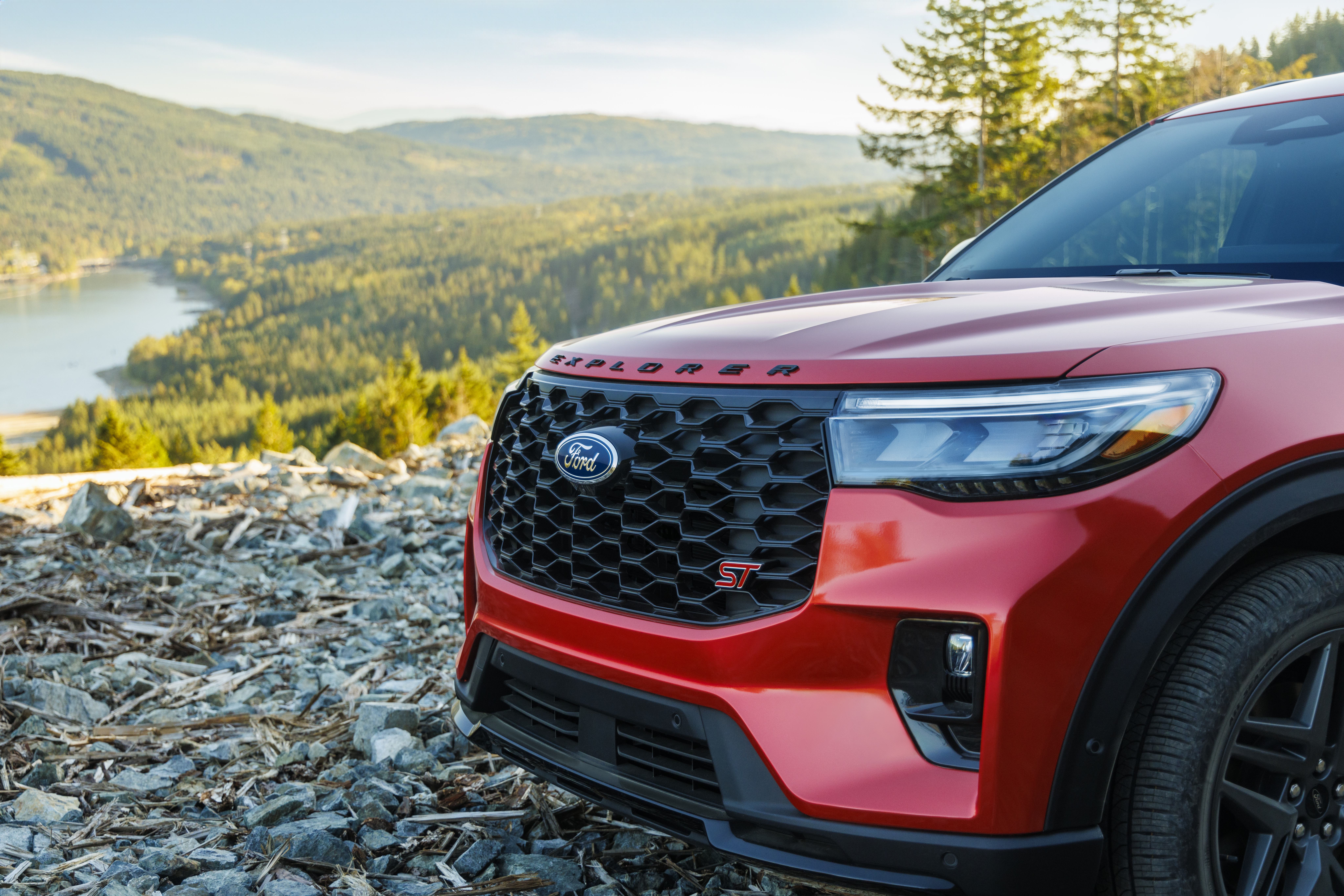 Ford Explorer 2025.