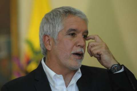 Enrique Peñalosa enfila baterías para frenar la revocatoria