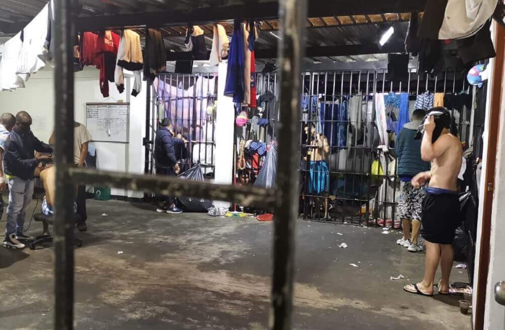 El panorama que enfrenta hoy Colombia es de una crisis que se salió de las cárceles, afectando también estaciones de policía y las Unidades de Reacción Inmediata (URI) que no tienen recursos sanitarios ni de alimentación como lo tienen las cárceles. / Archivo El Espectador.