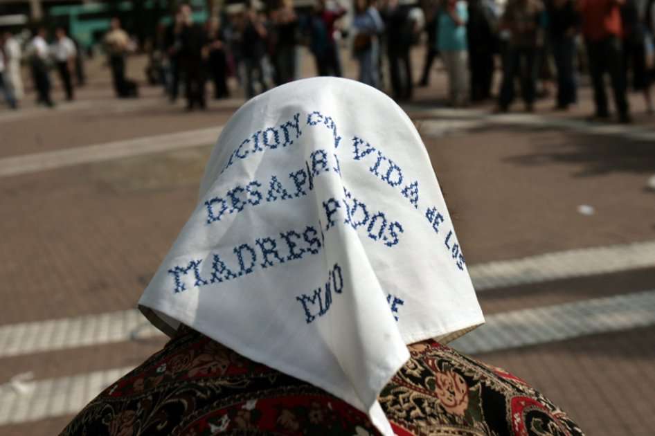 Abuelas de Plaza de Mayo, formada en 1977, ha logrado recuperar a 108 hijos de desaparecidos robados en la dictadura.