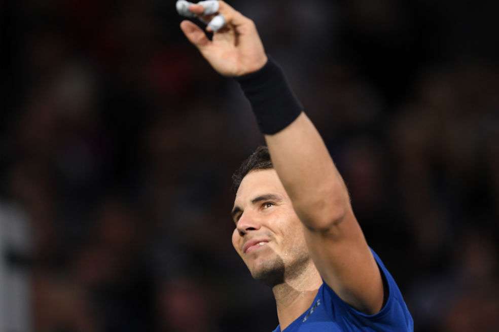 Rafael Nadal avanzó a tercera ronda de París Bercy.  / AFP