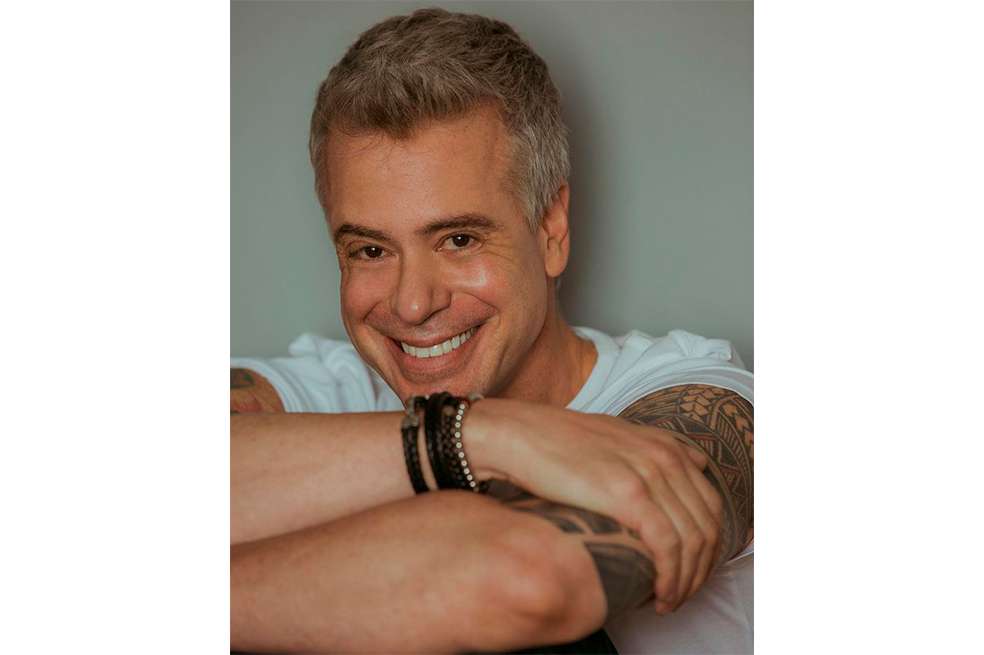 Murió Diego Bertie, actor y cantante peruano luego de caer de un piso 14