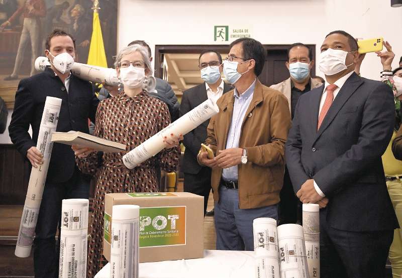 Con la intención de conocer el sentir de algunos bogotanos frente a este proyecto el ente de control comenzó con La Ruta POT.