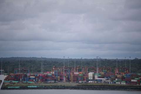 Las exportaciones repuntaron en octubre, pero se mantienen en negativo para 2024
