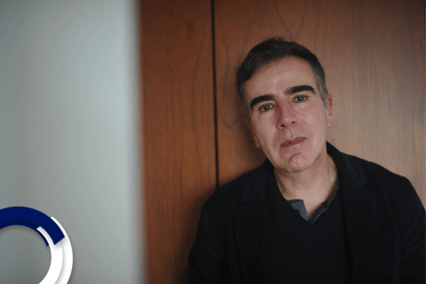 “Estoy desarrollando proyectos audiovisuales porque dedicarse solo a la literatura entristece ”: Jorge Franco