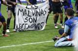 “Válido y lícito”: Milei respalda cartel de los jugadores argentinos sobre las Malvinas