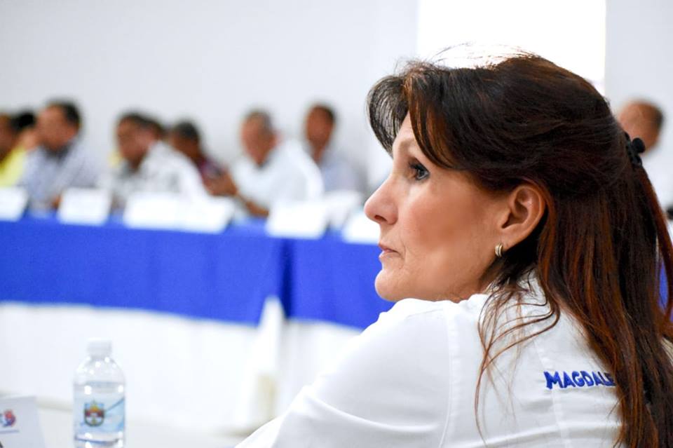 La gobernadora Rosa Cotes comparó a los indígenas del Cauca con los del Magdalena. Dijo que los de su departamento son "aterrizados, inteligentes y preparados". / Fotos: Facebook Gobernación del Magdalena