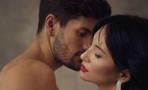 5 posiciones sexuales que dejan satisfechas a las mujeres