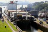 Canal de Panamá cierra año fiscal con récord histórico de paso de carga